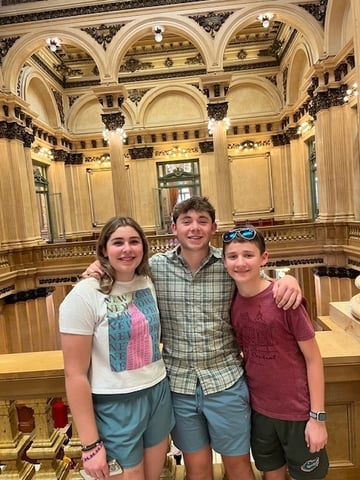 Cousins in Teatro Colón